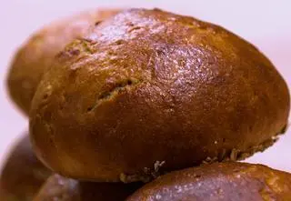 "Chleb ma być czysty". Jak powstaje pieczywo?