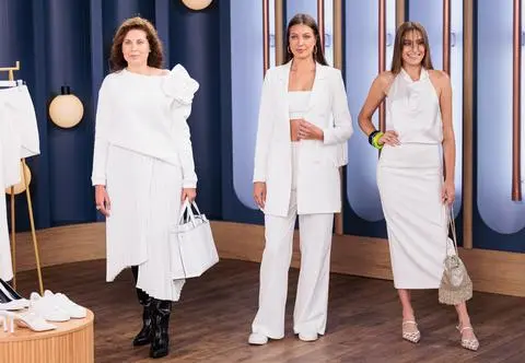 Cała na biało. Minimalistyczny trend podbija ulice. "To dobry kontrast"