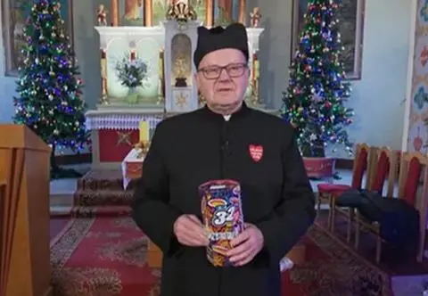 Zamiast na tacę, zbierają do puszek WOŚP. "Sprawdzają swoje człowieczeństwo i chrześcijaństwo"