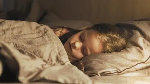 Metoda usypiania 3-5-7 – na czym polega i dlaczego wiele osób ją krytykuje?