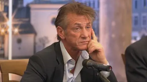Sean Penn podczas konferencji prasowej w Krakowie
