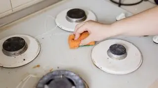 Jak wyczyścić kuchenkę gazową? Domowe sposoby