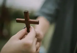 Spowiedź poza kościołem? Ksiądz wymienił możliwe alternatywy. Nie każdy je zna 