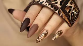 Hot Chocolate Nails. Te paznokcie są hitem na jesień i zimę 2023/2024 