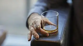 Tragedie rodzin alkoholików. "Kobiety myślą, że miłością wszystko naprawią" 