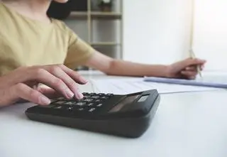 Polaków nie stać na majówkę. "Rozrywka zawsze jest pierwsza na liście wydatków do cięcia"