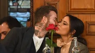 Victoria i David Beckhamowie zaśpiewali znany utwór. "Od zawsze był szóstą Spicetką"