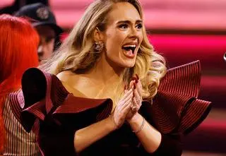Adele ogłasza płeć dziecka fanów podczas koncertu w Las Vegas. Wokalistka zalała się łzami. "O mój Boże" 