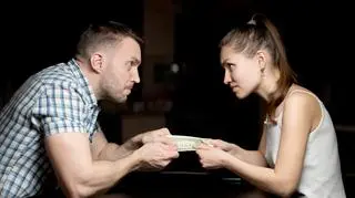 Jej mąż nie chce dzielić z nią konta