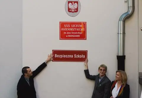 Pół miliona uczniów i uczennic nie czuje się bezpiecznie w szkole. "System ich nie wspiera"