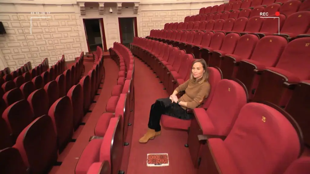 Weronika Książkiewicz na sali Teatru Komedia