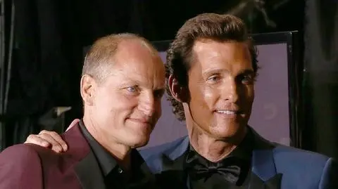 Matthew McConaughey i Woody Harrelson są braćmi?