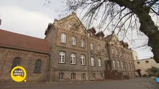 Jak powstaje bożonarodzeniowy opłatek?