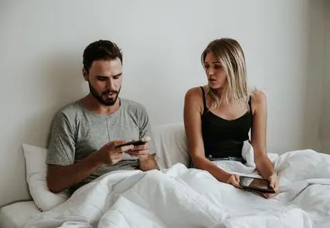 Micro-cheating. Na czym polega subtelna zdrada?