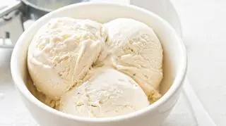 Przepis na lody śmietankowe – domowe, bez użycia maszyny
