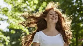 Hair-cycling – skuteczna metoda na zdrowe i lśniące włosy. Na czym polega?