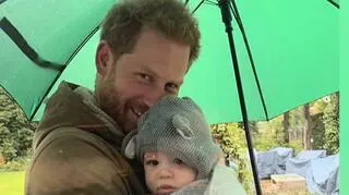 Dzieci Meghan i Harry'ego musiały sporo poczekać na tytuły książęce. "Król Karol zwlekał"