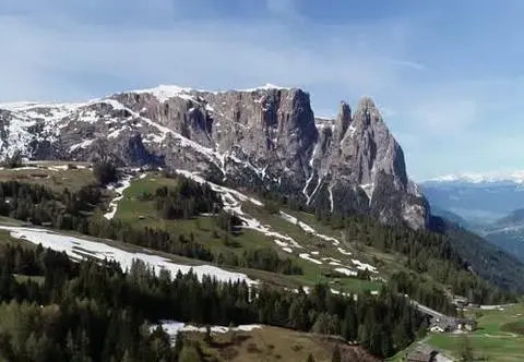 Wakacje w alpejskim klimacie. Jakie atrakcje oferuje Południowy Tyrol?