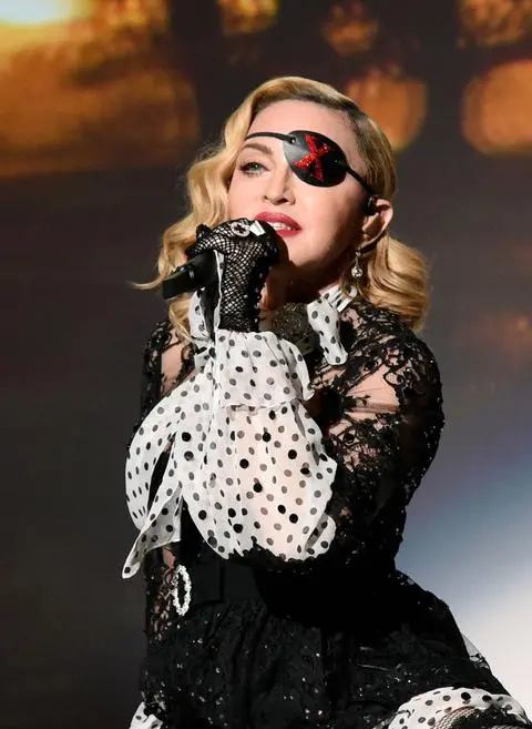 Madonna w koszulce z wizerunkiem Jana Pawła II