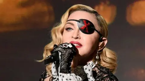 Madonna w koszulce z wizerunkiem Jana Pawła II