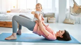 Zabrała na siłownię niemowlę i spotkał ją hejt. Co jej zarzucono?