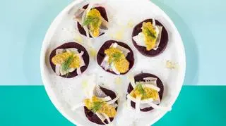 Śledzie na burakach