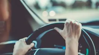 Wakacyjne wyjazdy. Od czego zależy bezpieczeństwo na drodze? 