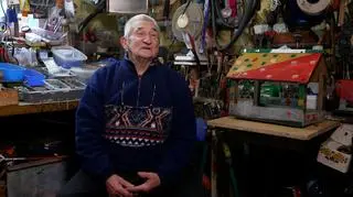 83-latek zbudował 200 hoteli dla ptaków. Jego dzieło podziwiają goście z całego świata