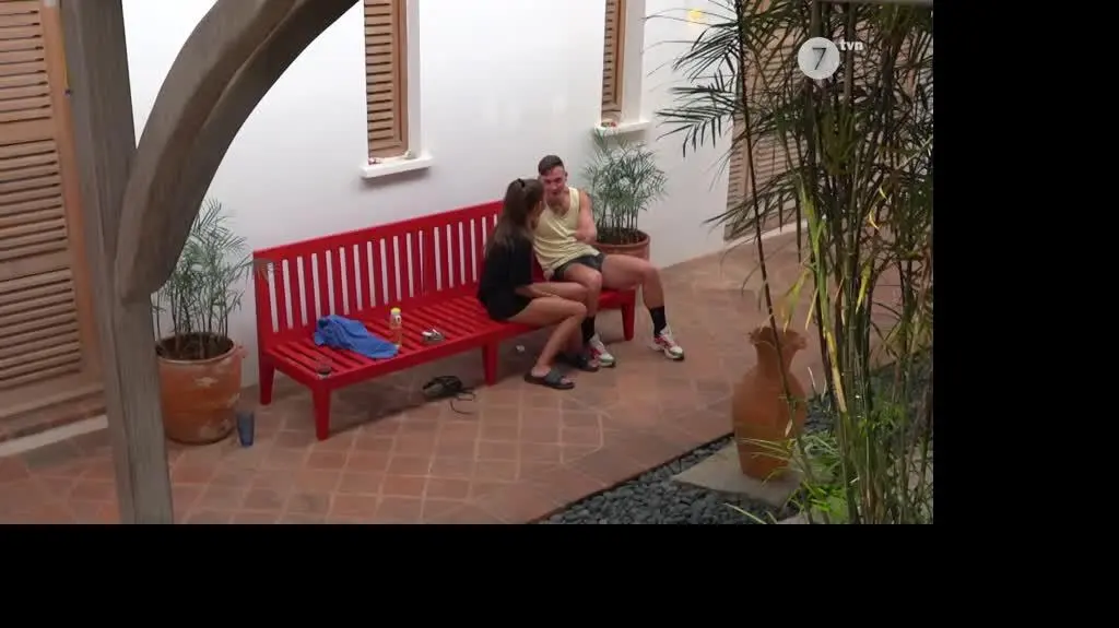 TVN_PRORES_HOTEL_PARADISE_S05_ODC_30_JAY