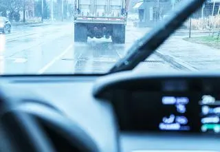 Koleiny – jak jeździć po nich bezpiecznie?