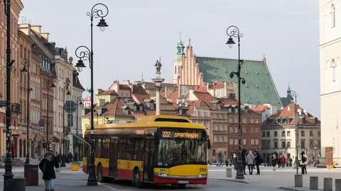 Warszawa. Wszystkich Świętych 2026 - jak dojechać na cmentarz?