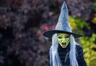 Jak zmyć makijaż halloweenowy?