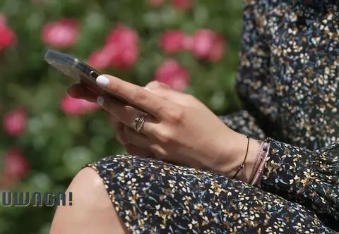 Bezwzględne metody internetowych oszustów. Ich ofiarami są też młodzi mężczyźni