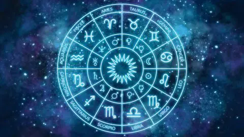 Koło zodiaku na tle kosmosu