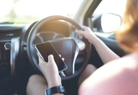 Oddała do naprawy zepsuty telefon. Straciła prawie 400 tysięcy złotych
