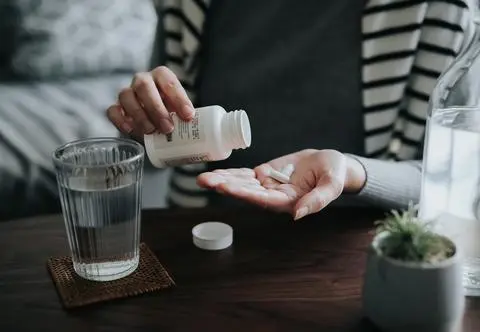 Jak wybrać odpowiednie leki na menopauzę?