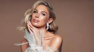 Fryzury na wesele dla gości. Stylistka wyróżniła najpopularniejsze trendy na 2022 rok 