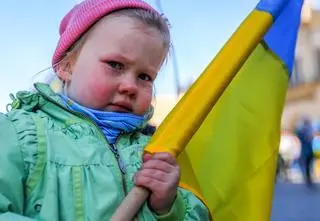 Ukraińska dziewczynka w strachu przed gwałtem. "Była nauczona mówić, że jest chłopcem"