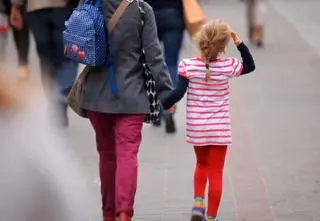 Nie otrzymuje alimentów na dziecko. "Przysyłał mi zdjęcie z wakacji na Lanzarote ze swoją nową dziewczyną" 