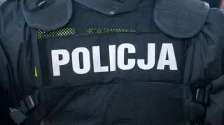 Nie żyje dwumiesięczne niemowlę. Rodzice dziecka i trzy inne osoby z zarzutami