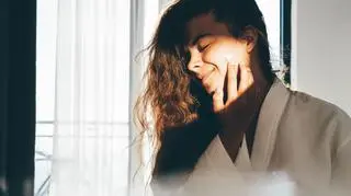 "Cloud Skin" to nowy trend kosmetyczny. Tej wiosny odchodzimy od mocnego rozświetlenia