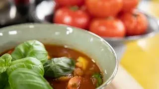 Ogórkowa z pomidorami 