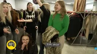 Licealistki mówią „nie” szybkiej modzie i zmieniają świat - napisy