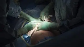 Przeżyła chwile grozy podczas cesarskiego cięcia. "Zobaczyłam, że coś się tli"