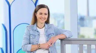 Jak w prosty sposób zmienić pościel? Patenty na szybkie powleczenie kołdry