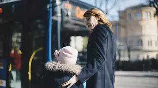 Przepytywała córkę w autobusie