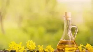 Płynne złoto w butelce. Dlaczego warto wprowadzić do diety olej rzepakowy?