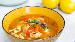 Zupa rybna z owocami morza