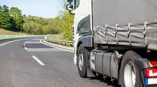 Sen o ciężarówce - interpretacja według sennika. Czego symbolem jest samochód ciężarowy?