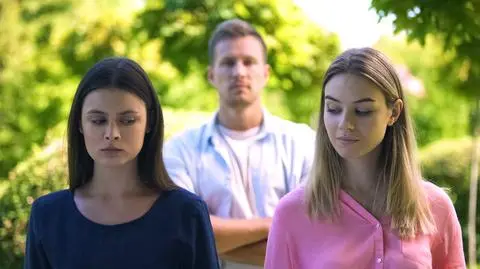 Przyjaciółka spotyka się z moim ex